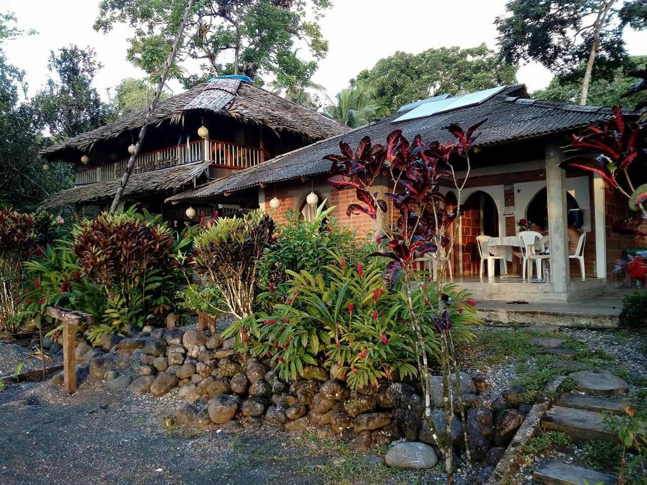 Cabañas entre selva y mar